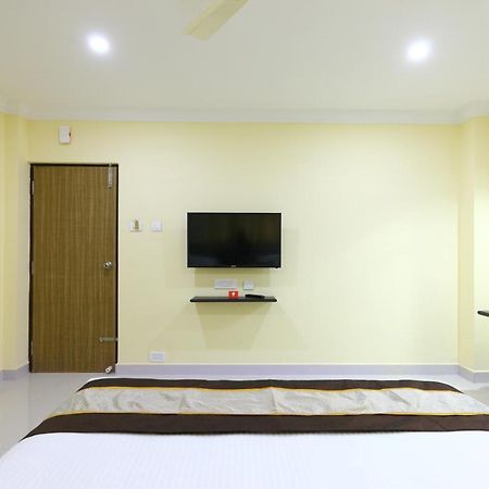 Salbala Inn - Near Alrport Madras Buitenkant foto