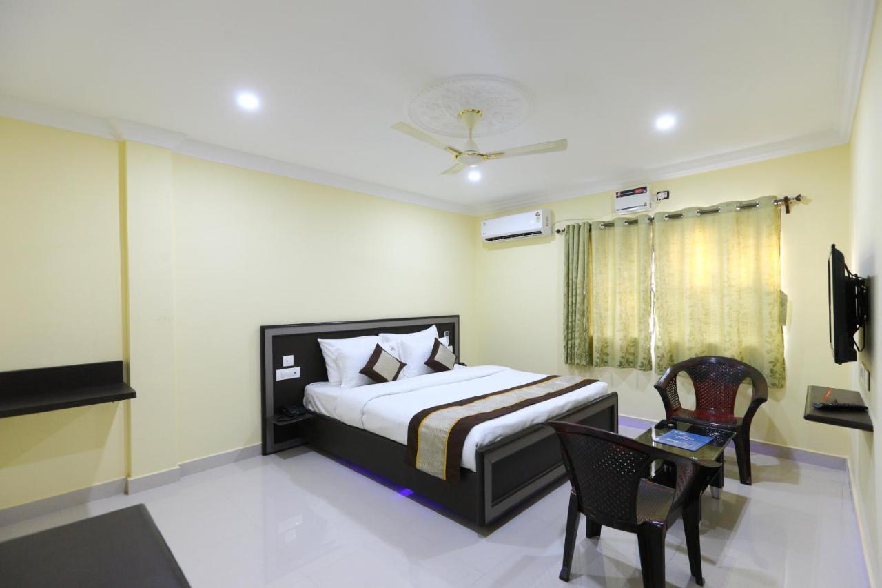 Salbala Inn - Near Alrport Madras Buitenkant foto